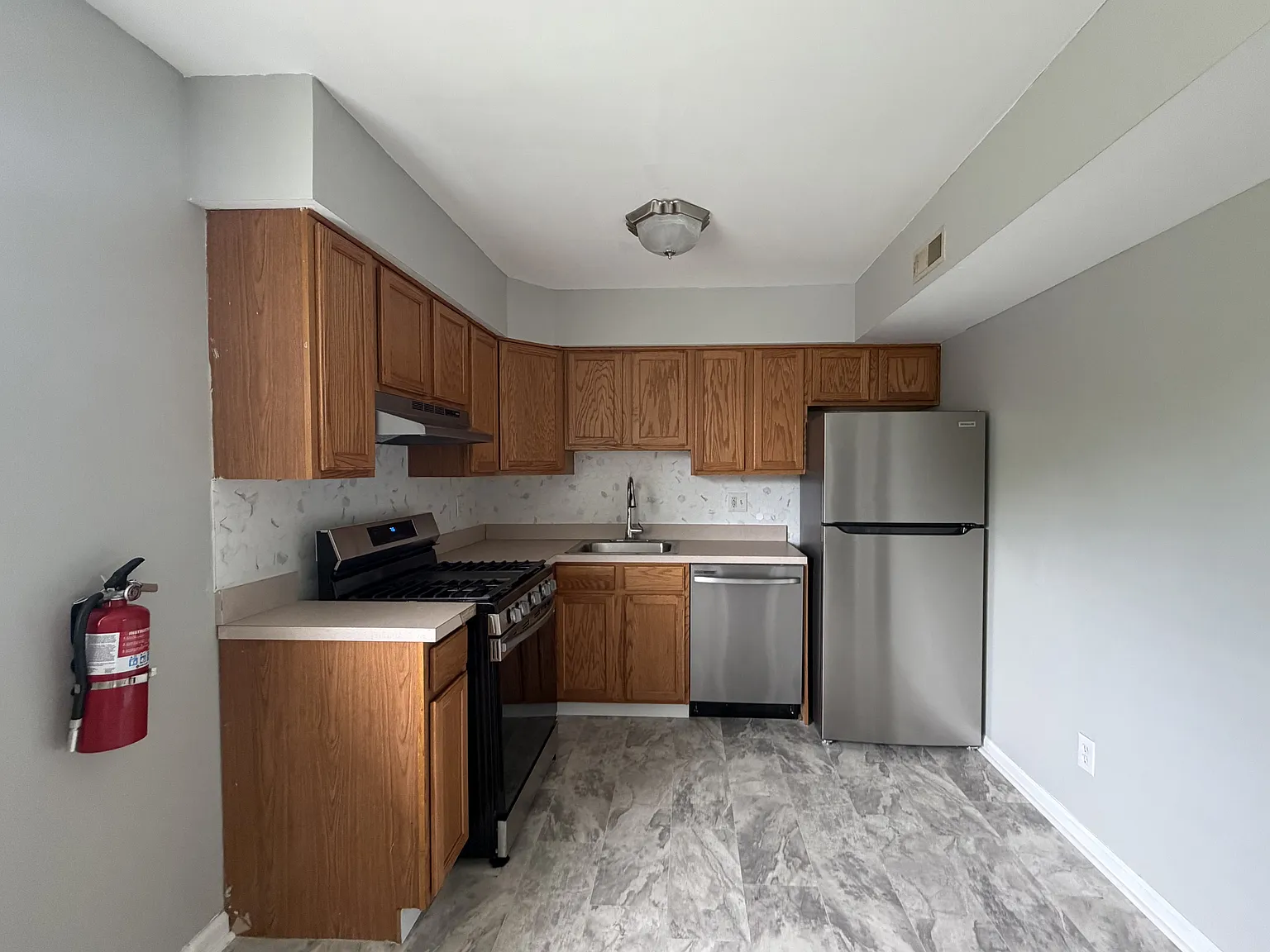 1 bed, 868 sqft, $1,700 — Photo 1