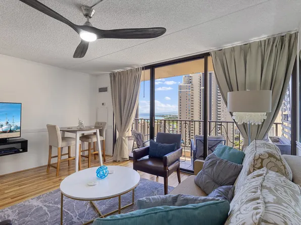 411 Hobron Ln, Honolulu, HI