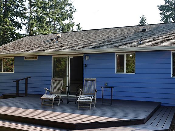Back wof house and deck from dining area