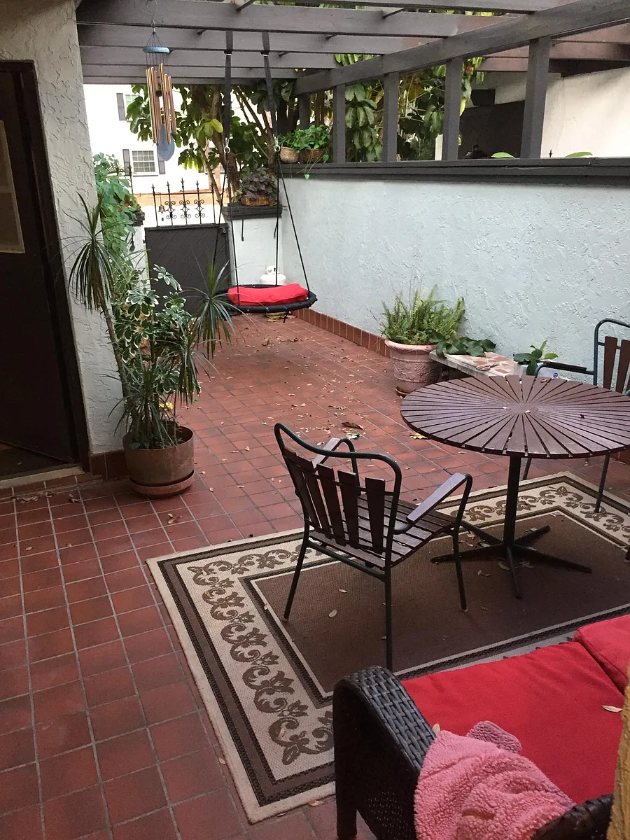 Front Patio - 4602 W North B St #C