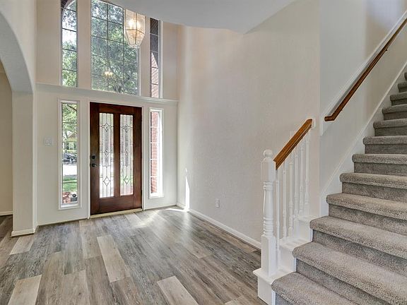 2nd image of 1303 Meadow Bay Ct