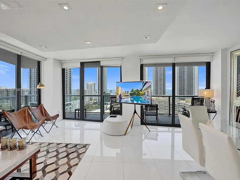 2600 E Hallandale Beach Blvd #T1902 — Photo 15