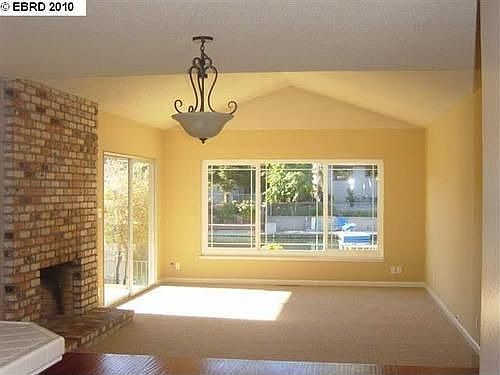 4th image of 104 E Lake Dr