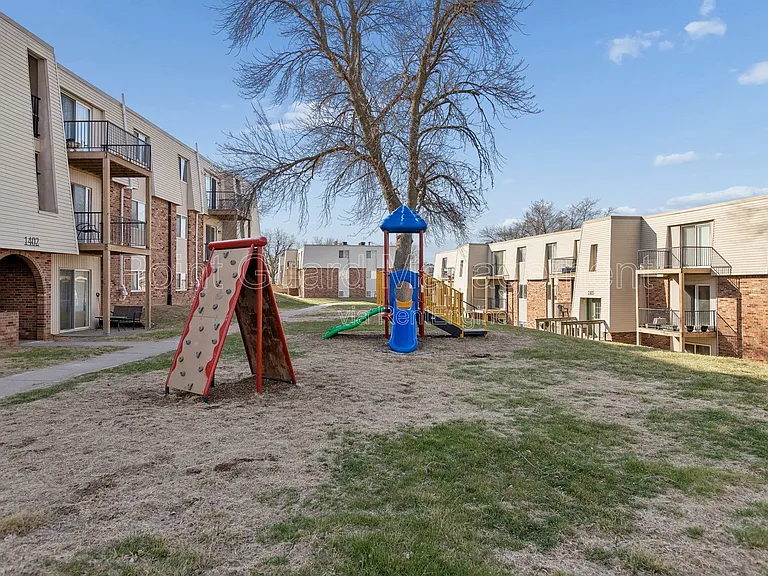 Brent Village — Photo 78