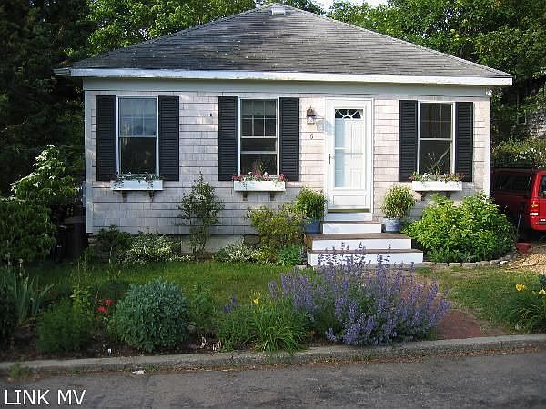 1st image of 16 Forest Hill Ave