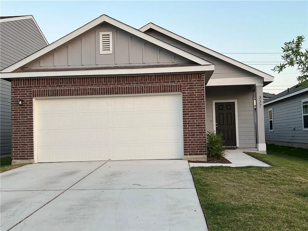 3 bed, 2.0 bath, 1410 sqft, $1,675 — Photo 2