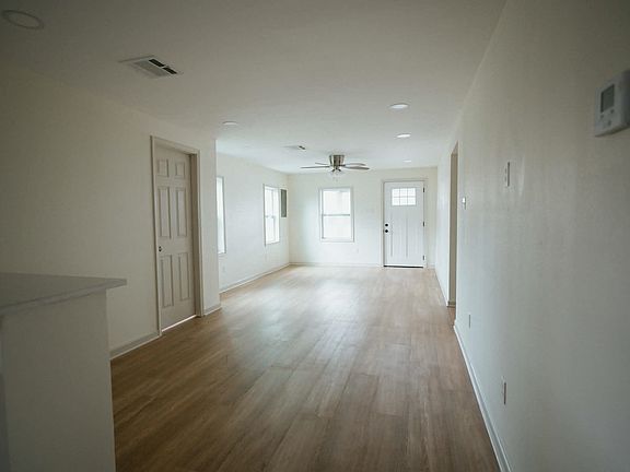 4th image of 1323 Aycock St