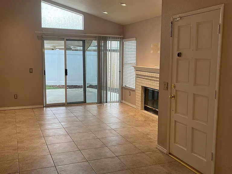 28098 Lemonwood Dr — Photo 10