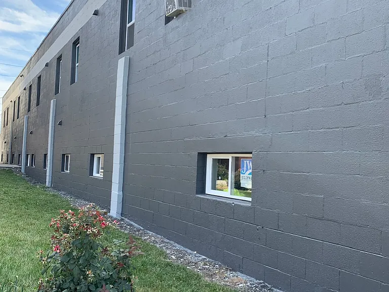 1413 East Washington Street — Photo 11