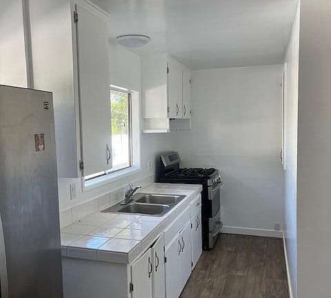 3rd image of 521 W Pedregosa St