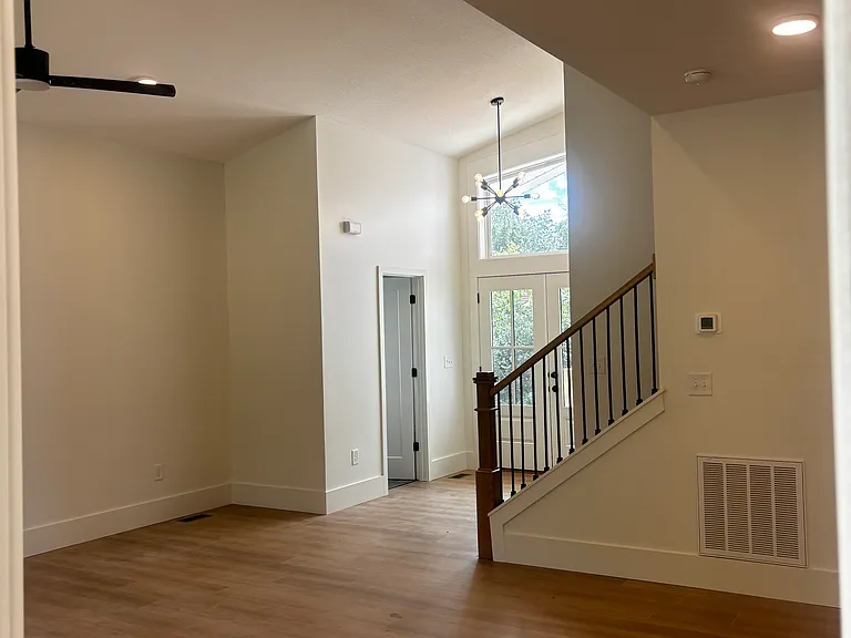 Clove Ln — Photo 2
