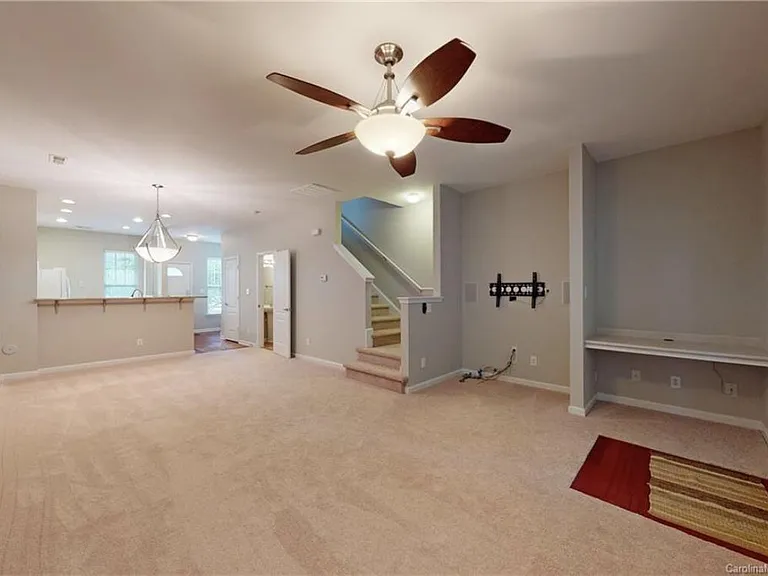 15250 Coventry Court Ln — Photo 11
