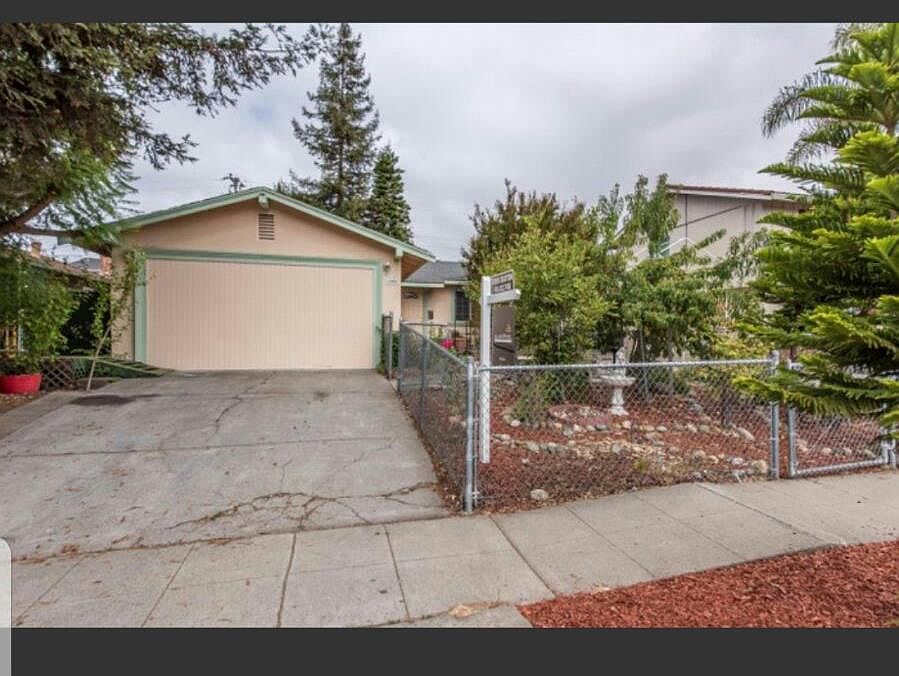1st image of 3295 Blue Mountain Dr