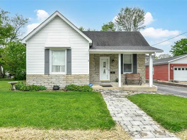 211 E Clay St, Troy, IL 62294