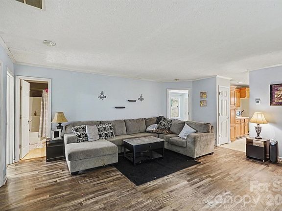 5th image of 202 Joe Louis St