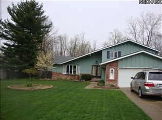 16045 Squirrel Hollow Ln, Strongsville, OH 44136