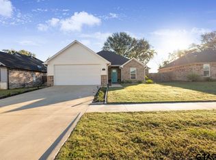 1704 Tres Dr, Whitehouse, TX 75791