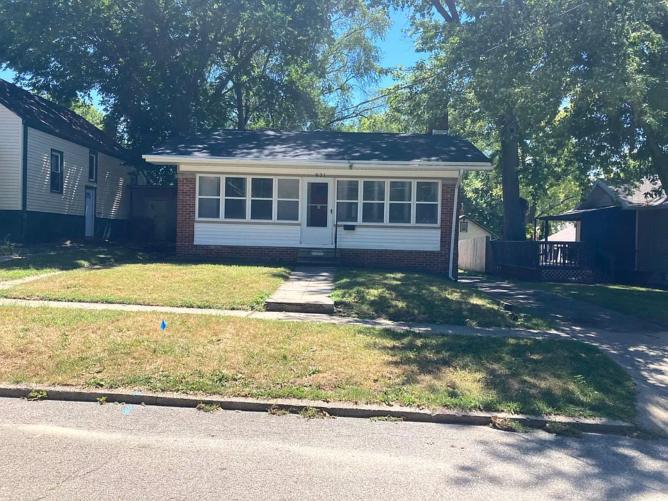 821 Grandview Ave