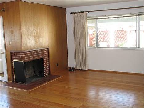4th image of 26512 Taft St