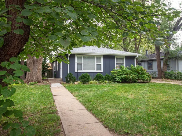 1106 N 4th St, Manhattan, KS 66502