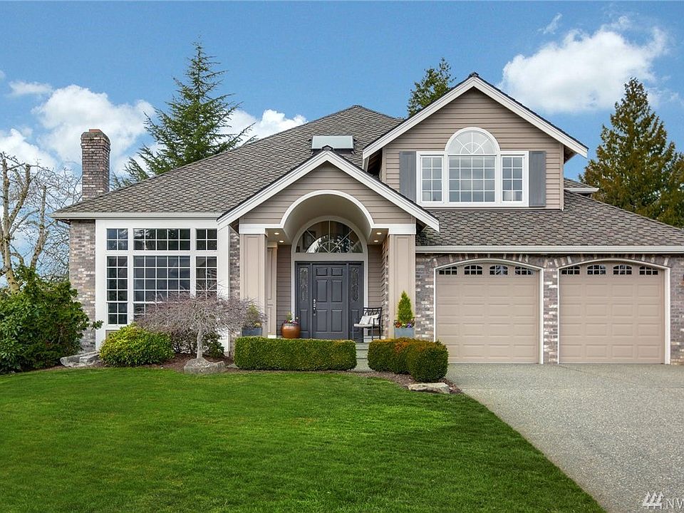 Welcome to this lovely 2-story located on the Pine Lake Plateau on a quiet cul de sac in Pennington.