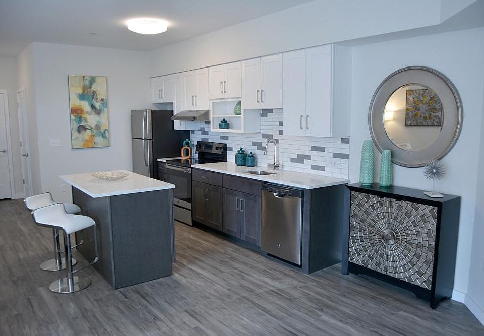 1st image of 12 Park Row W #18