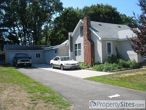 2nd image of 44 Arlington Ave