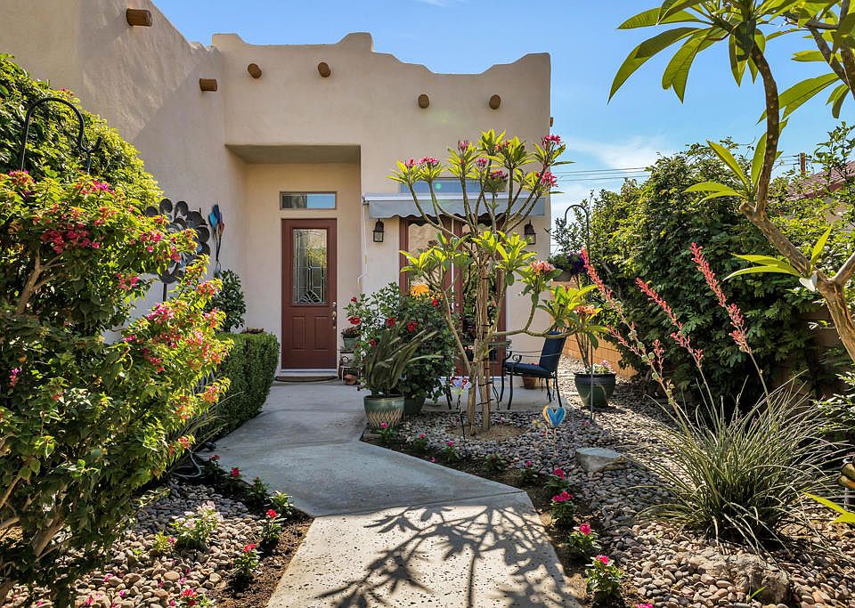1st image of 52330 Avenida Herrera