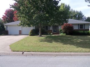 2111 Alison St, Carthage, MO 64836