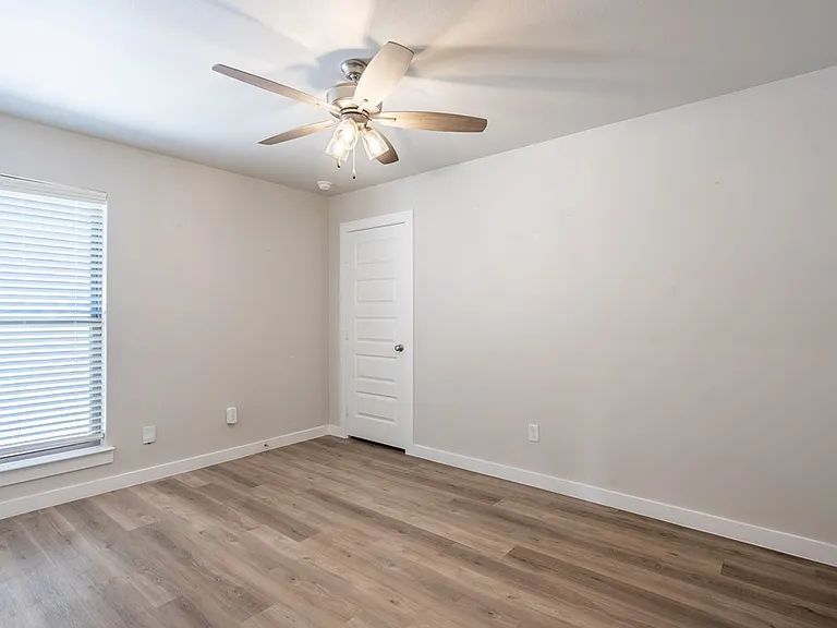 5905 Settler Ave — Photo 18