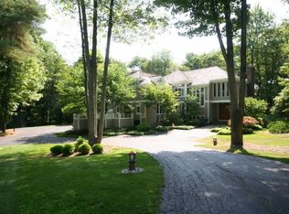 7061 Riverwood Ln SE, Grand Rapids, MI 49546