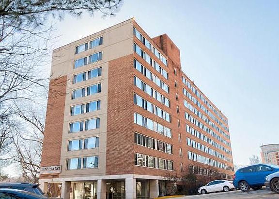2nd image of 1210 N Taft St APT 203