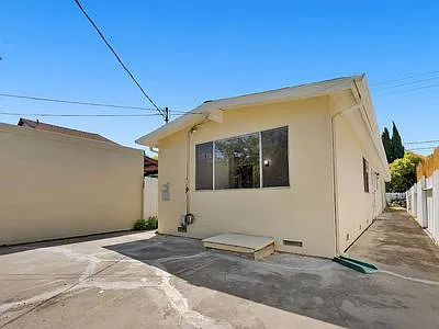 3271 Alma St — Photo 23