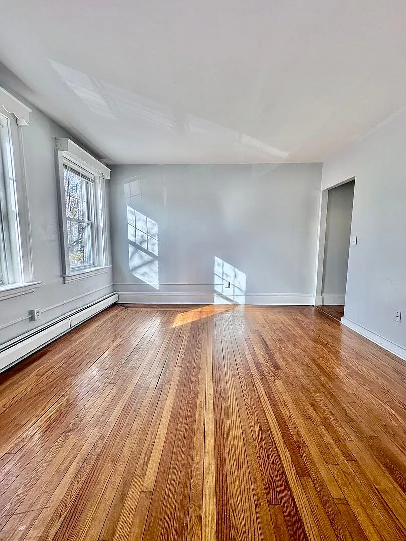 1375 Chapel Street — Photo 2