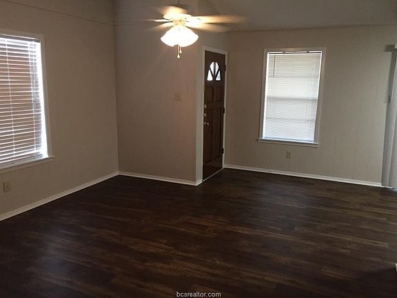 4th image of 1208 Airline Dr