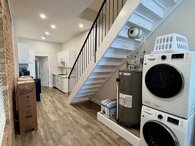 537 Talbot St #11 — Photo 11