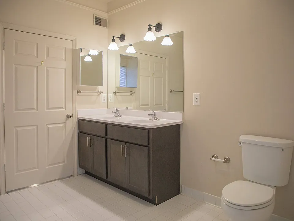 Available Unit 101