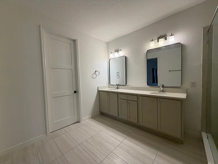 8210 Nemours Pkwy — Photo 11