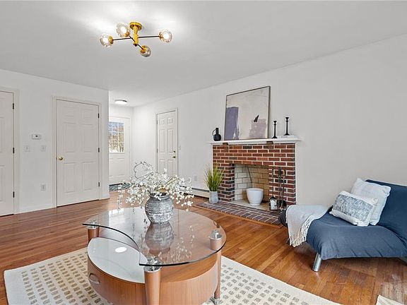 5th image of 16 College Ln