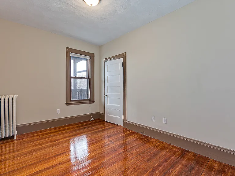 94 Gladstone St #3 — Photo 4