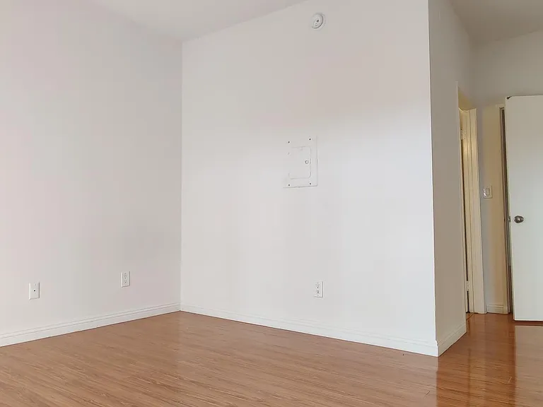 Lanewood Court Apartments — Photo 32