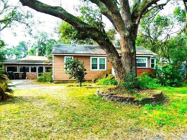 1822 LILLY Road E, Jacksonville, FL 32207