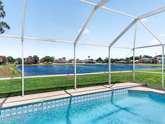 2nd image of 445 Stonehenge Cir
