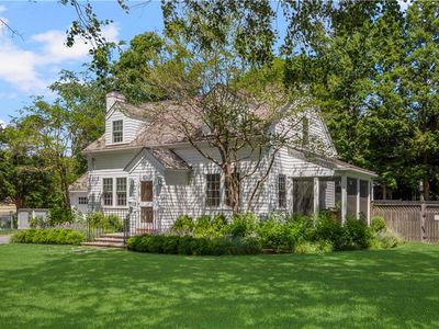 11 Chachapacasset Rd, Barrington, RI, 02806