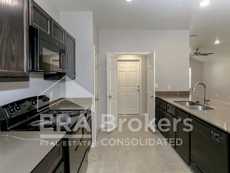 2328 Duntov Dr #A — Photo 8