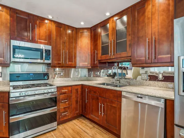 3430 Liv Moor Dr, Columbus, OH 43227