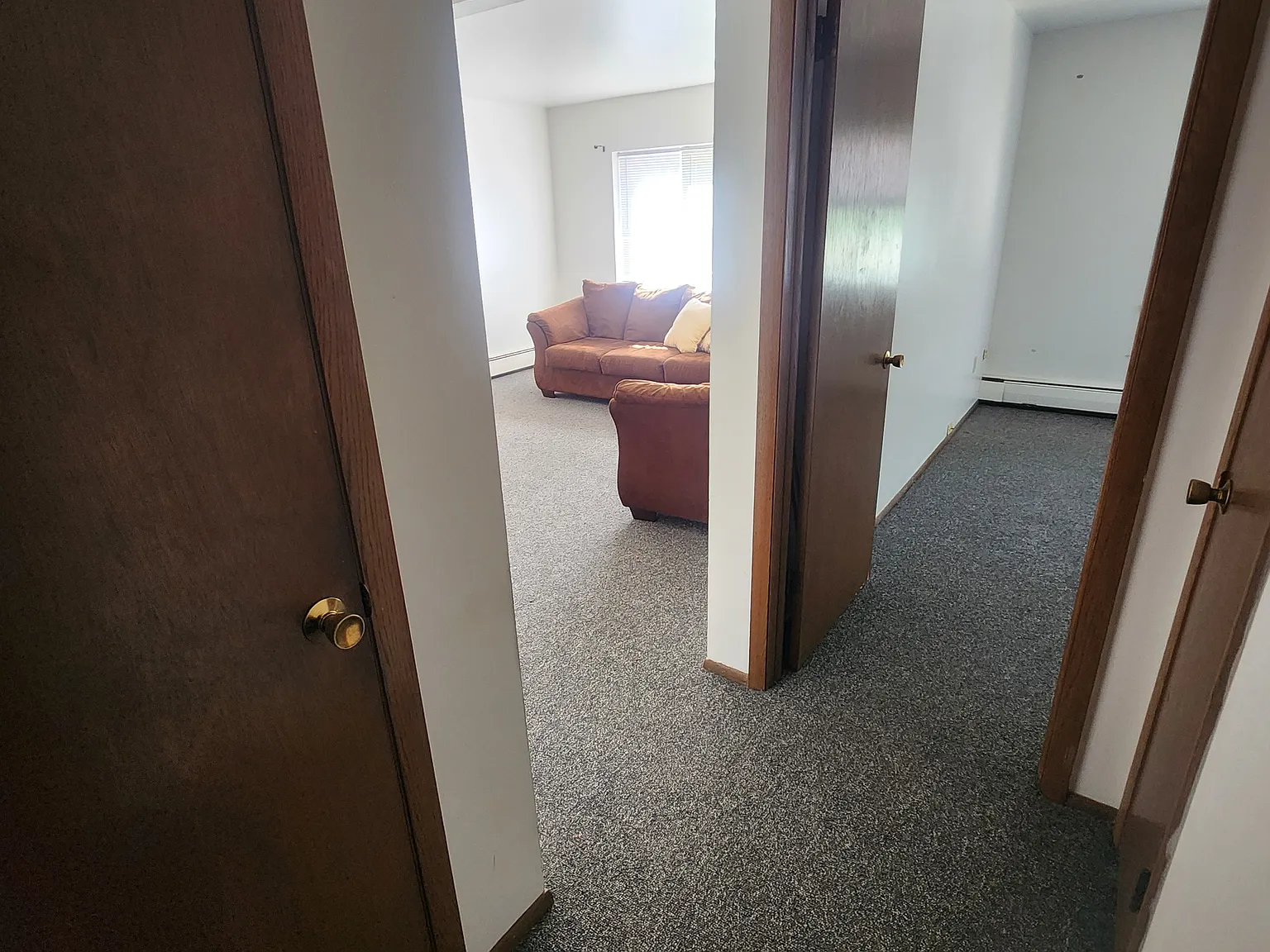6914 Lincoln — Photo 3