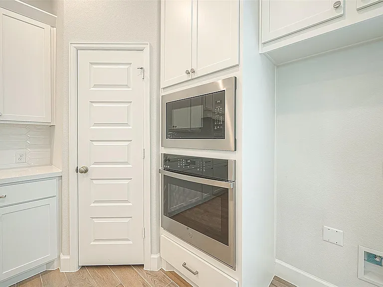 213 McCrea Ct — Photo 19