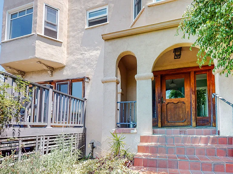 3627 Crestmont Ave — Photo 2