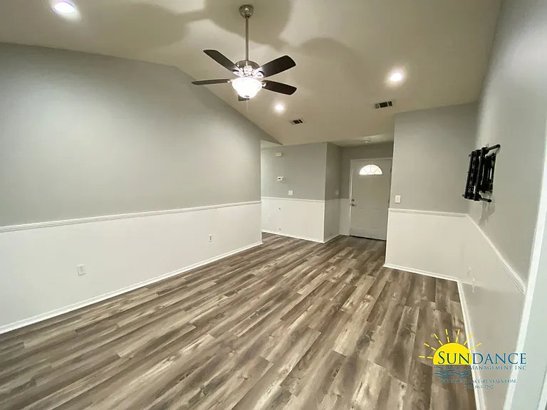 2991 Windsor Cir — Photo 3